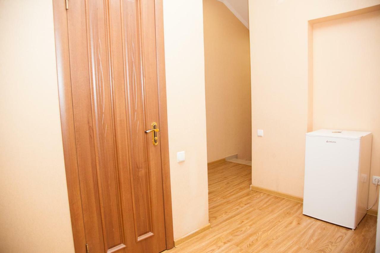 Semi-Luxury Apartment On Zhukovskogo Street 57 Zaporizhia Εξωτερικό φωτογραφία