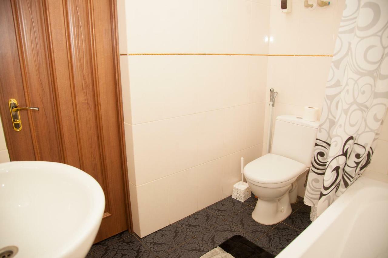 Semi-Luxury Apartment On Zhukovskogo Street 57 Zaporizhia Εξωτερικό φωτογραφία