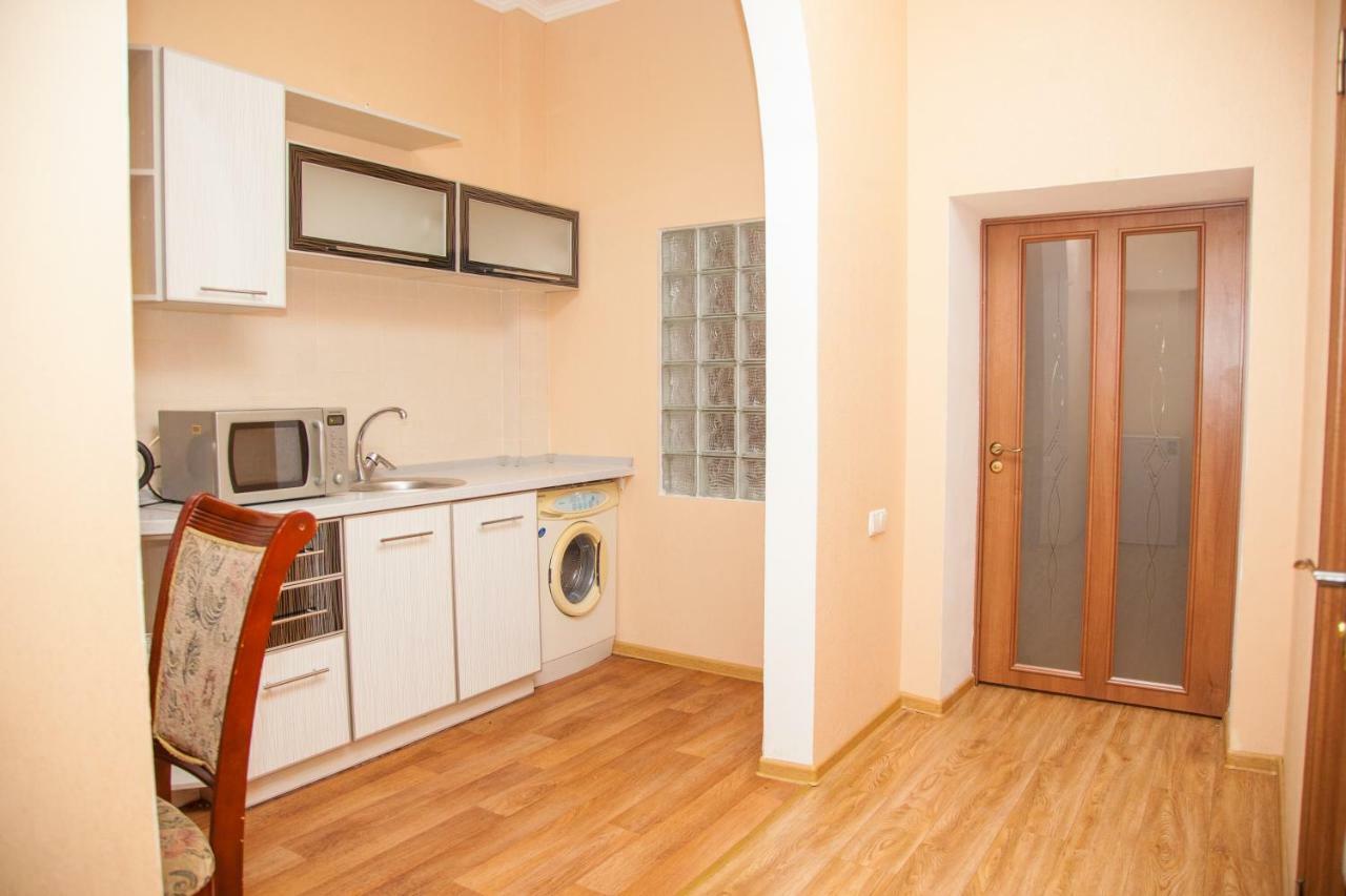 Semi-Luxury Apartment On Zhukovskogo Street 57 Zaporizhia Εξωτερικό φωτογραφία